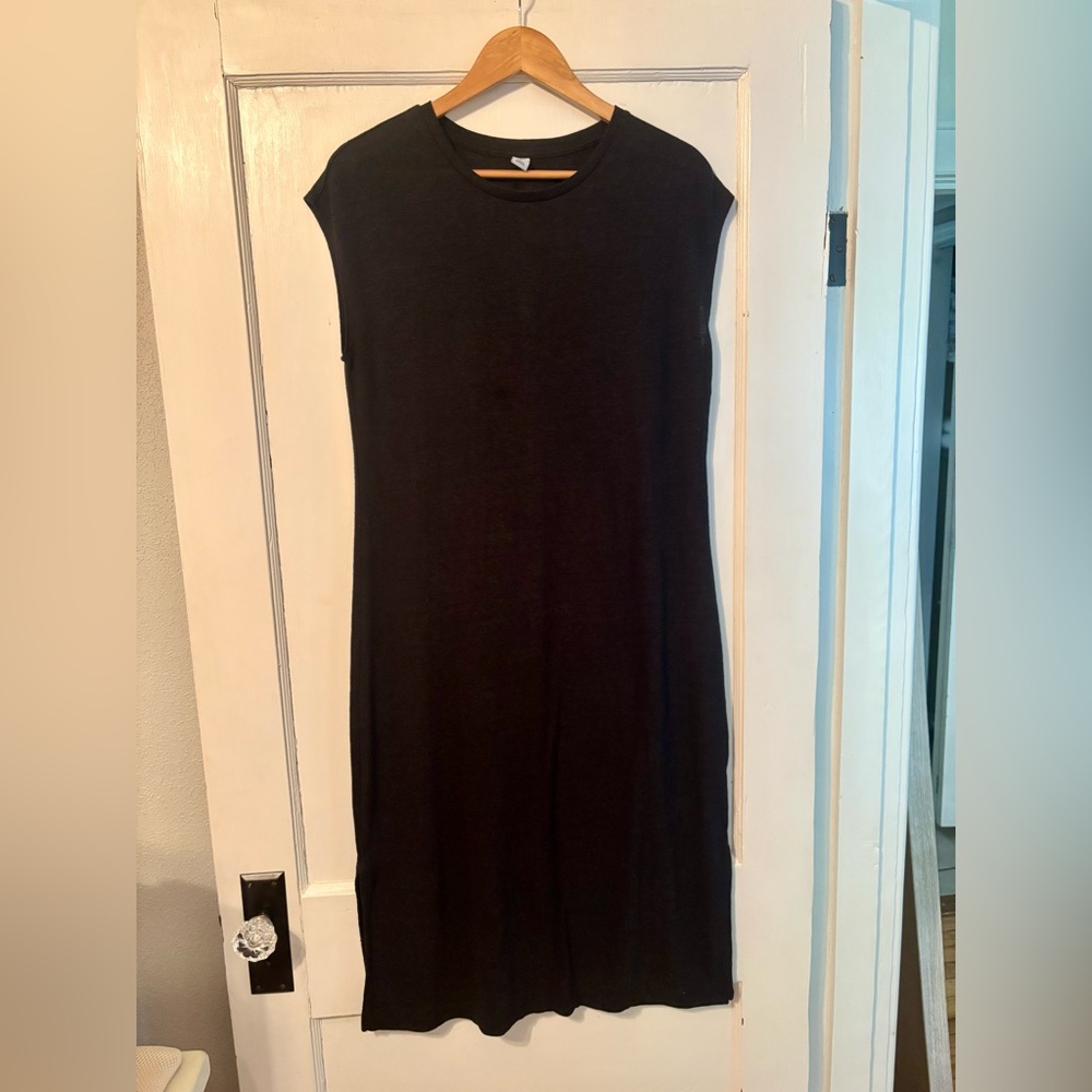 Old Navy Black Sleeveless Midi Dress